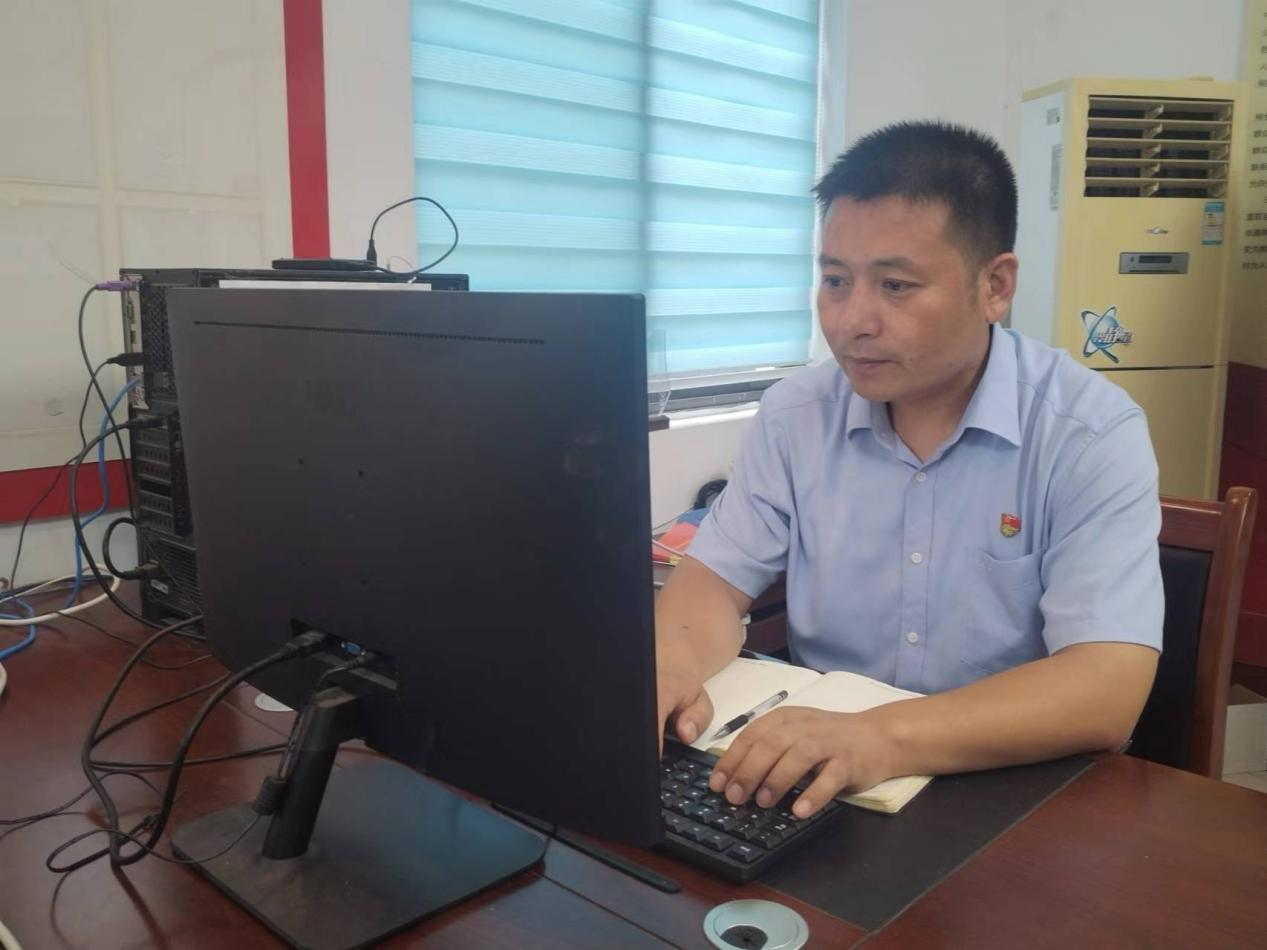 2.種發(fā)坤.png 2.種發(fā)坤.png